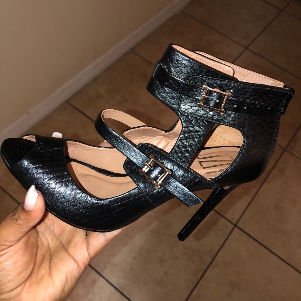 Black heeled